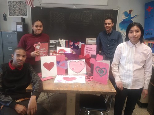 Art Students from GAR Make Valentines For Veterans